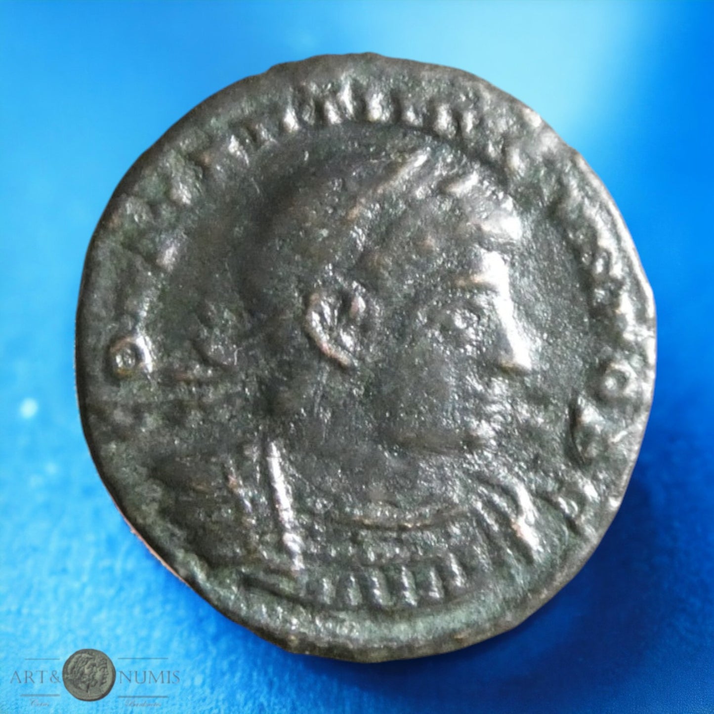 CONSTANTIN II - Centenionalis GLORIA EXERCITVS, Siscia Sear 17333